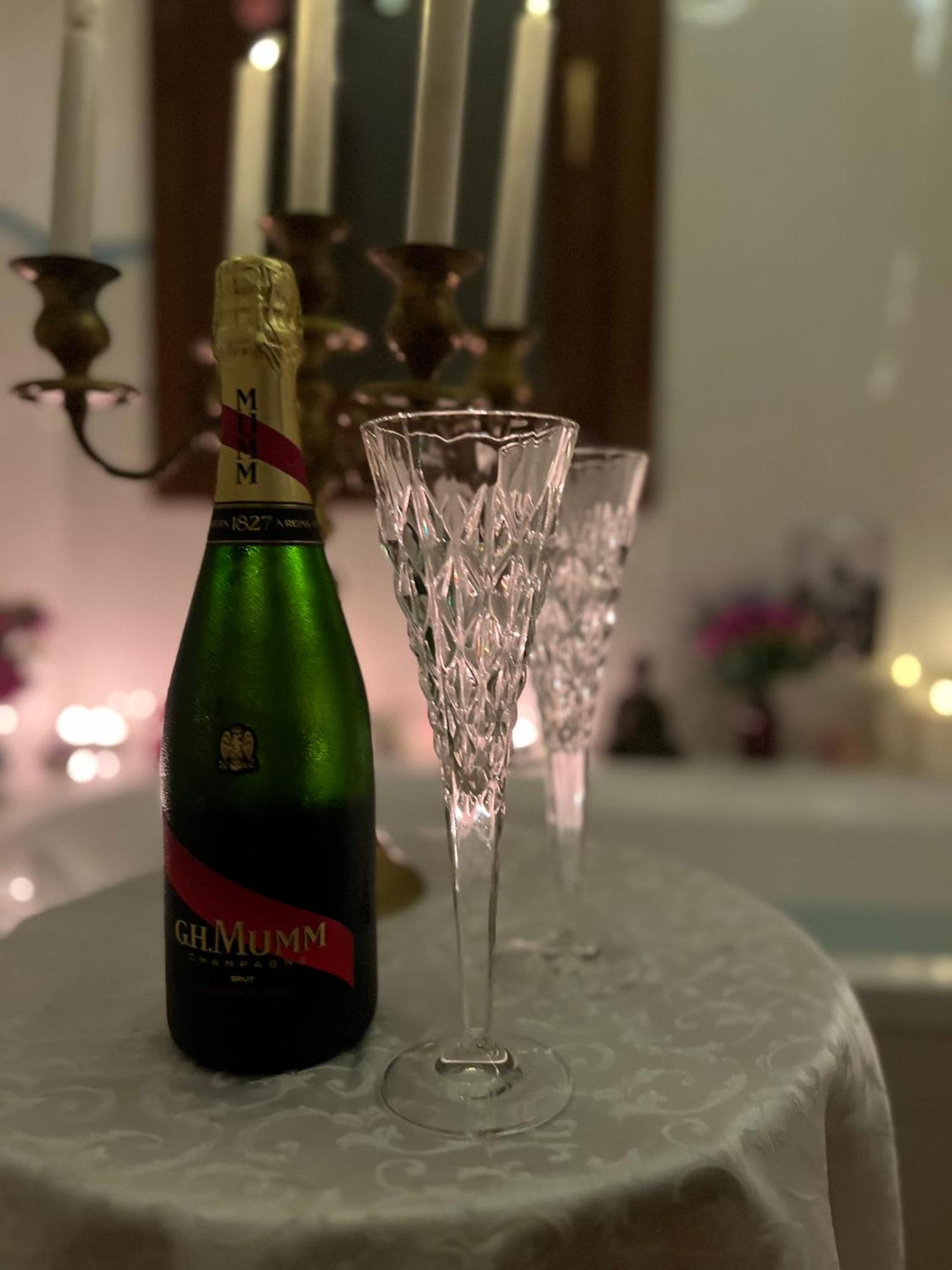 Esmaraldas House Of Love Terrasini Esterno foto